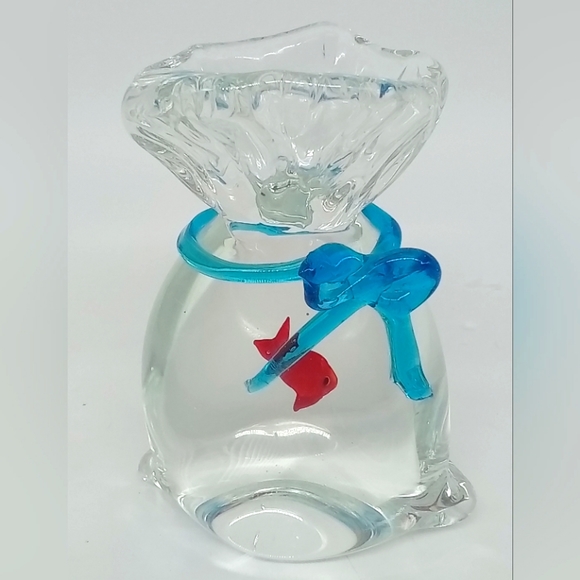 FISH PAPERWEIGHT - Picture 1 of 5